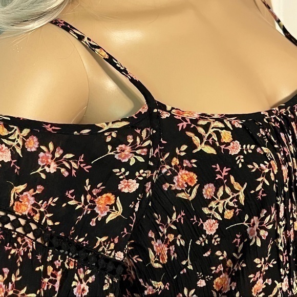 PATRONS of PEACE Black Ladies Blouse - Picture 2 of 5